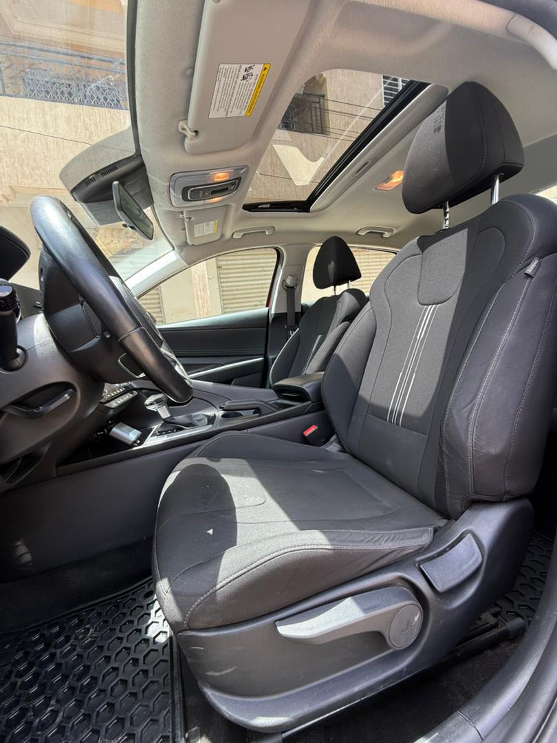 Hyundai Elantra 2022