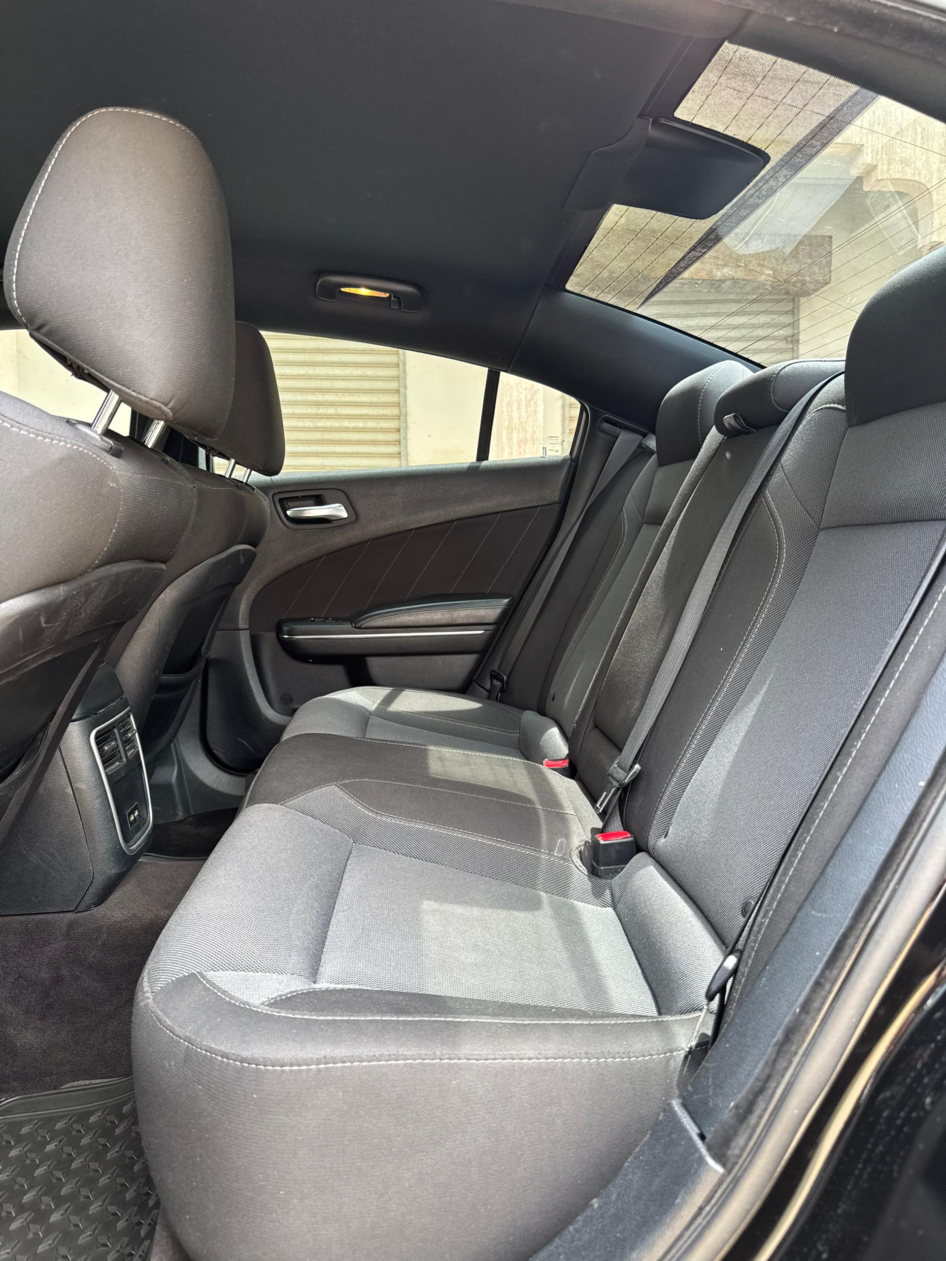 DODGE CHARGER SXT  ANNÉE : 2019