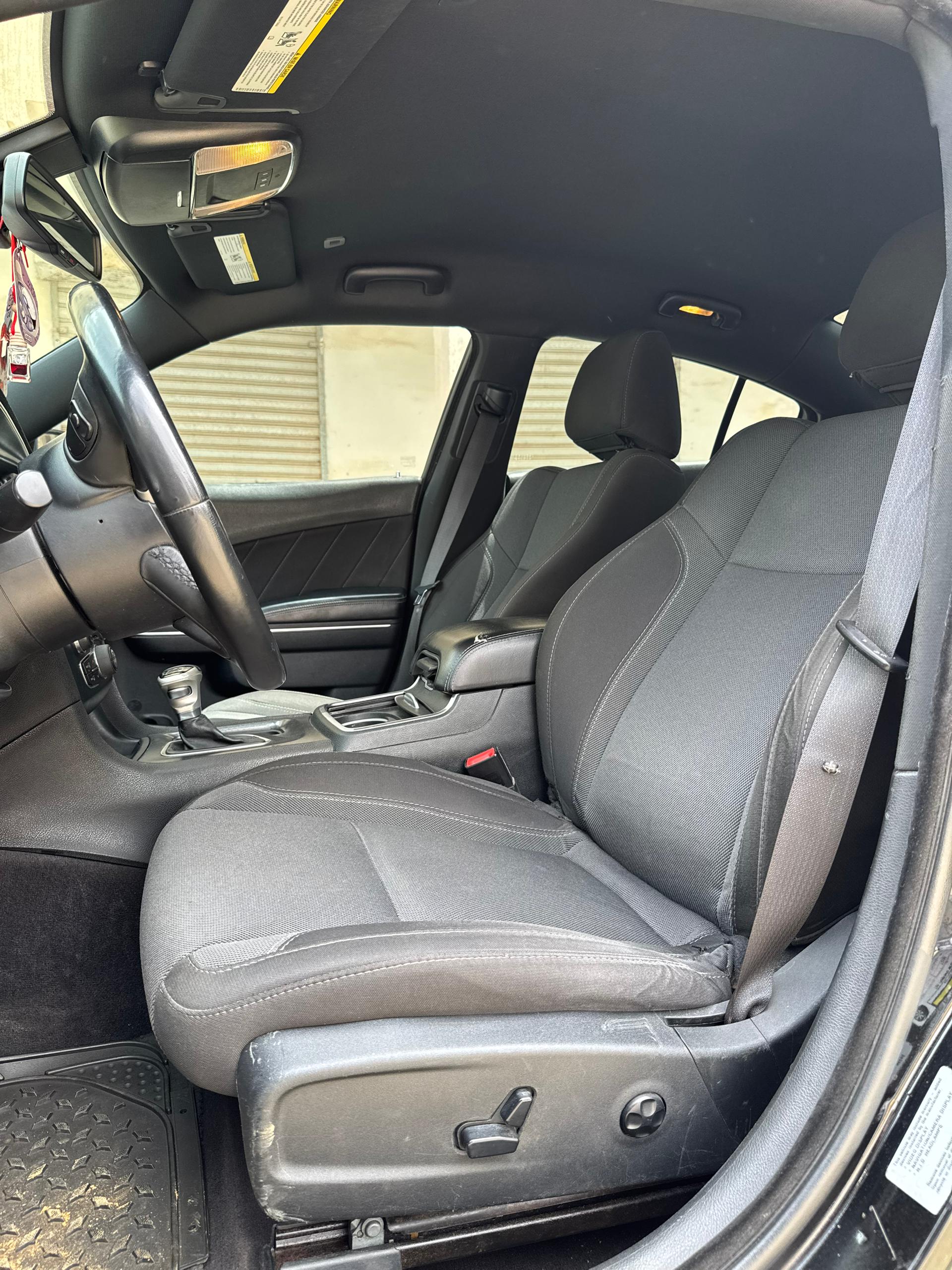 DODGE CHARGER SXT  ANNÉE : 2019