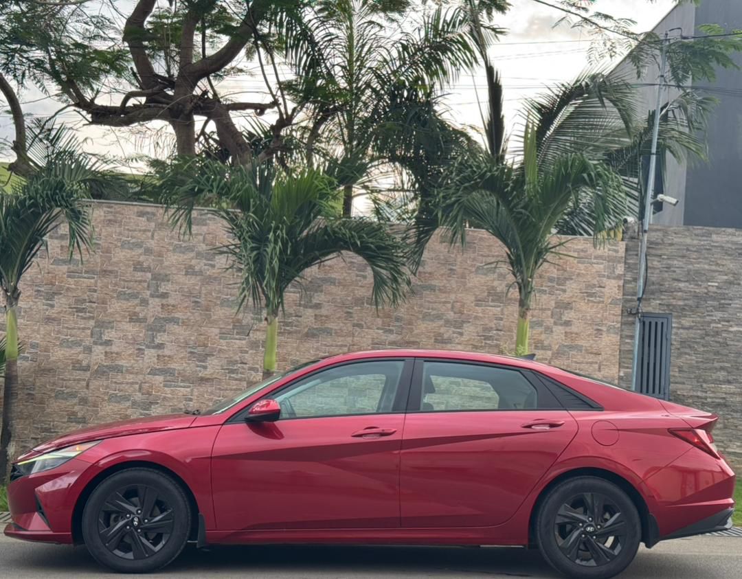 Hyundai Elantra 2022