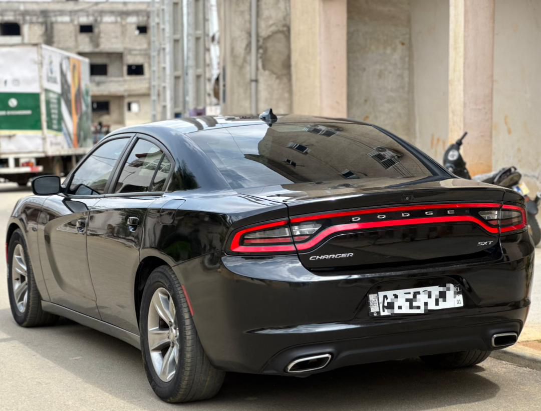 DODGE CHARGER SXT  ANNÉE : 2019