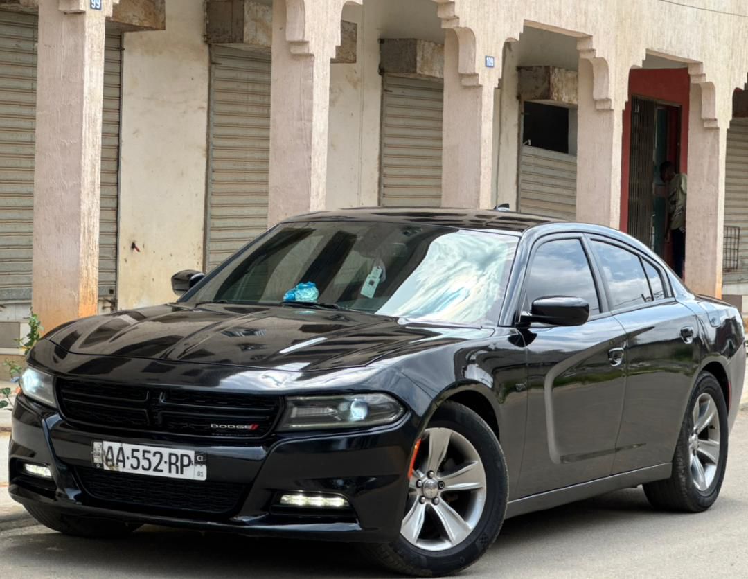 DODGE CHARGER SXT  ANNÉE : 2019