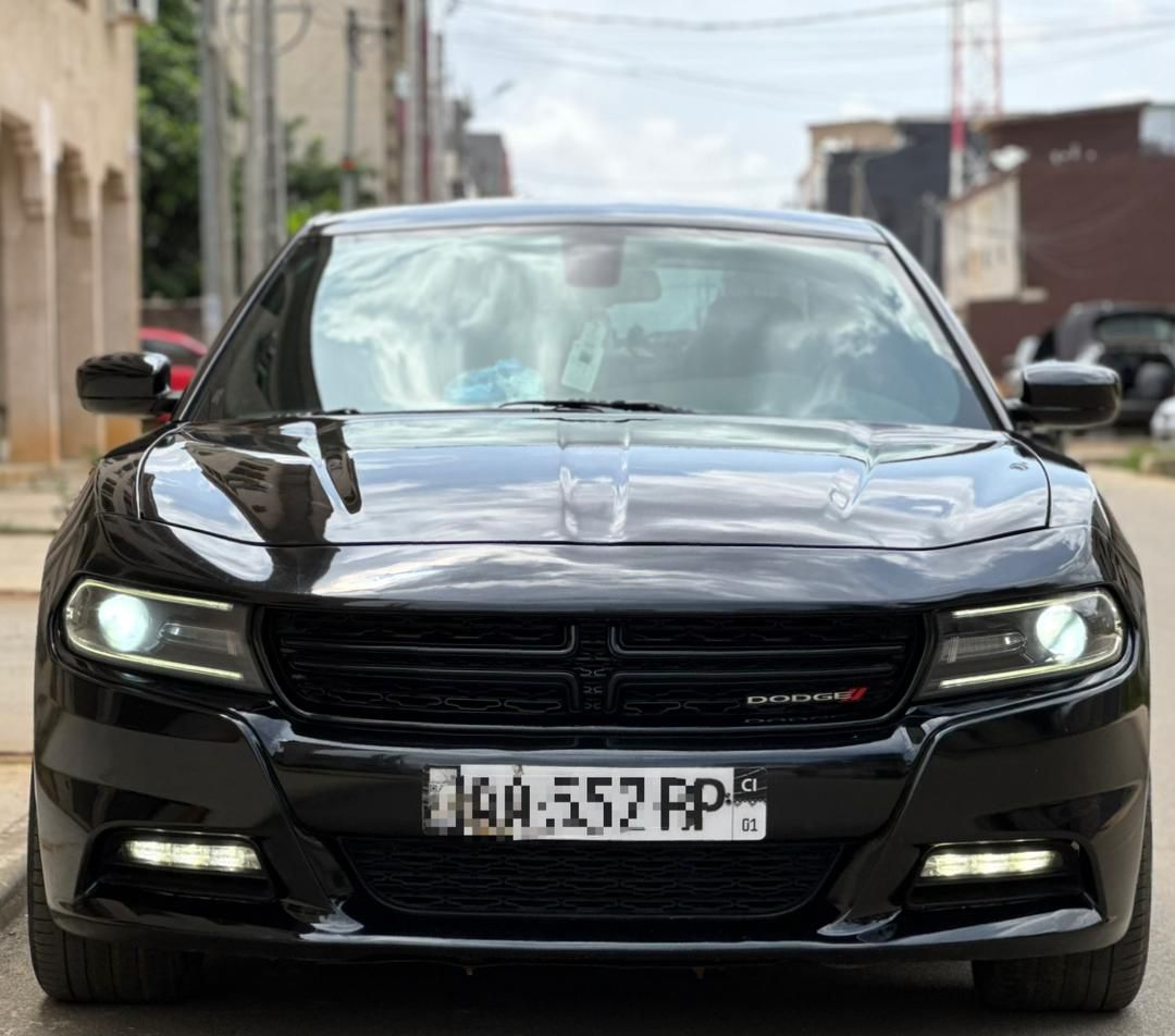 DODGE CHARGER SXT  ANNÉE : 2019