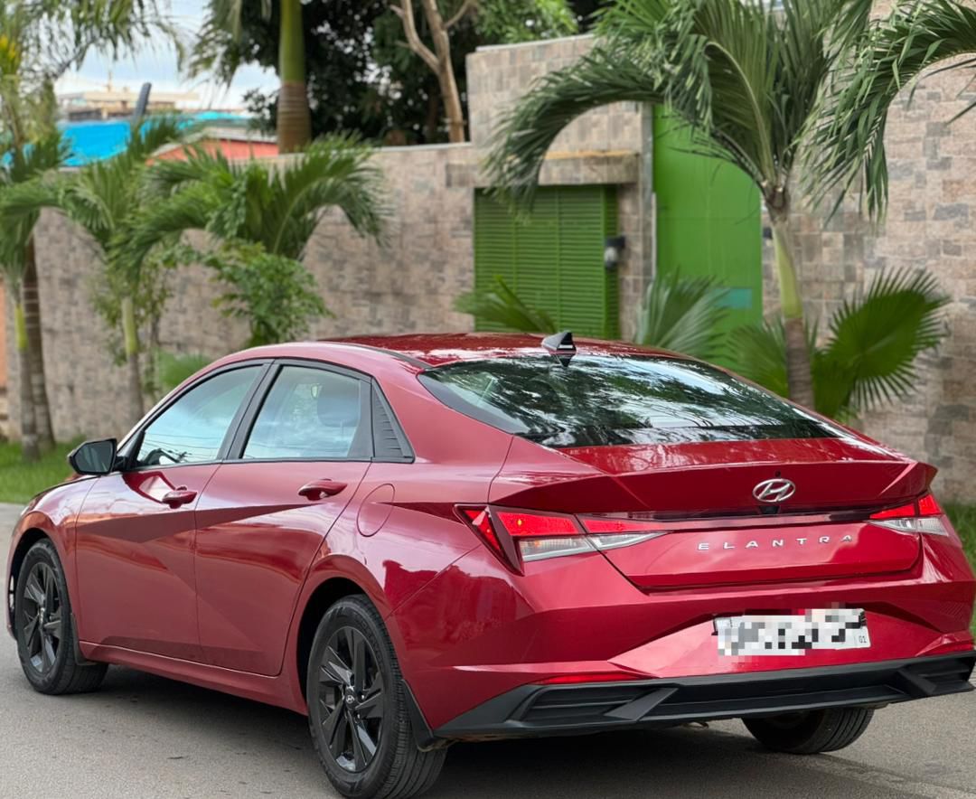 Hyundai Elantra 2022