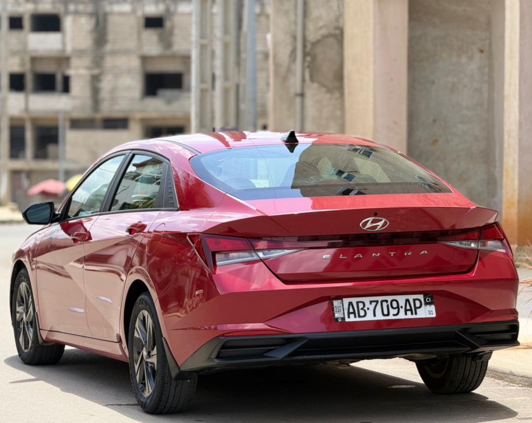 Hyundai Elantra 2022