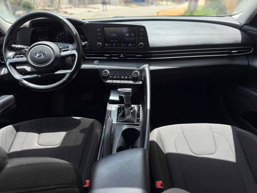 Hyundai Elantra 2022